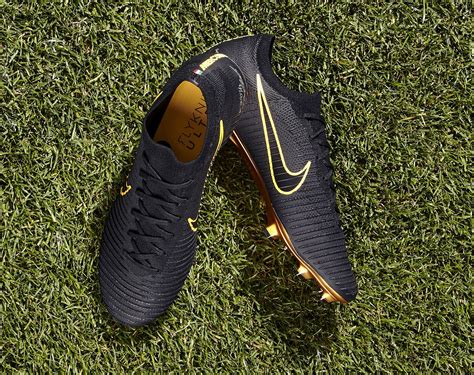 Flyknit Soccer Cleats & Shoes. Nike.com